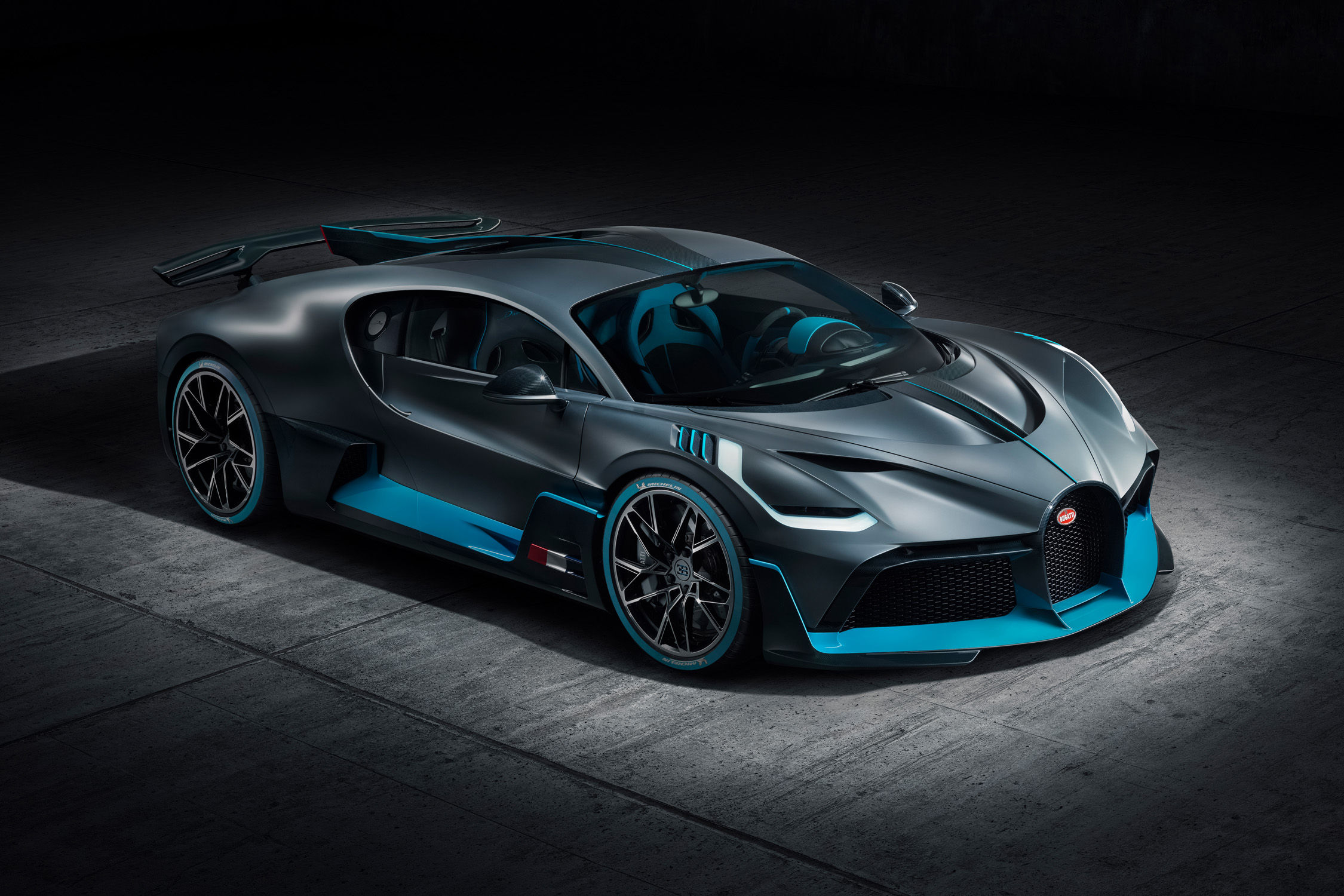 Bugatti dévoile la Divo