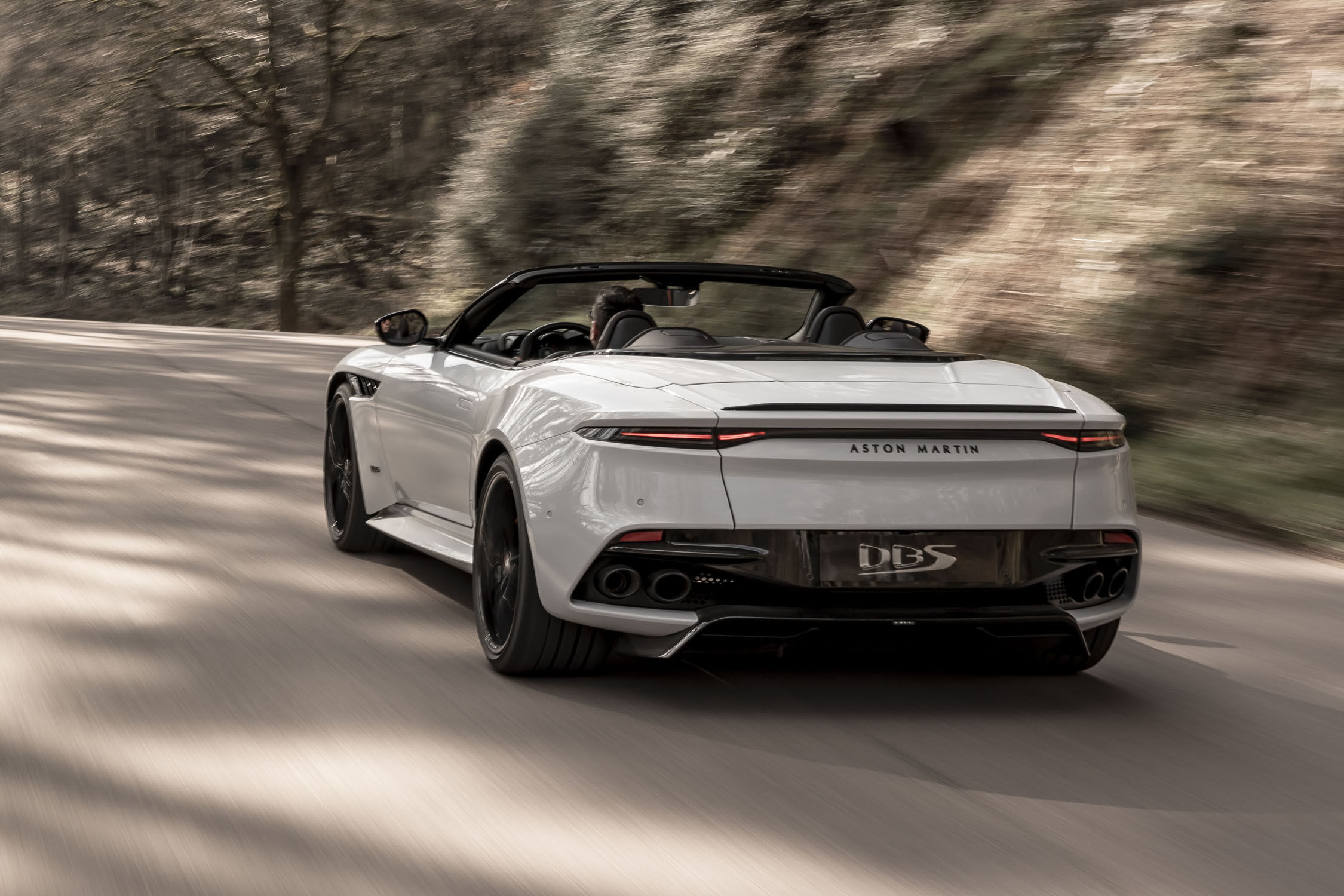 Nouvelle DBS Superleggera Volante, la plus rapide des cabriolets Aston Martin