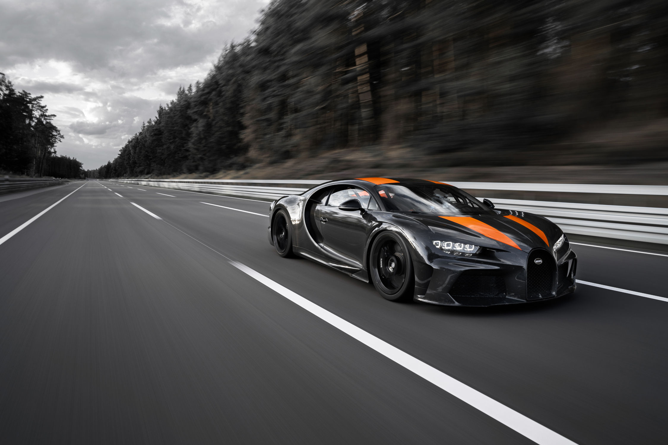 Bugatti franchit la barre mythique des 300 mph